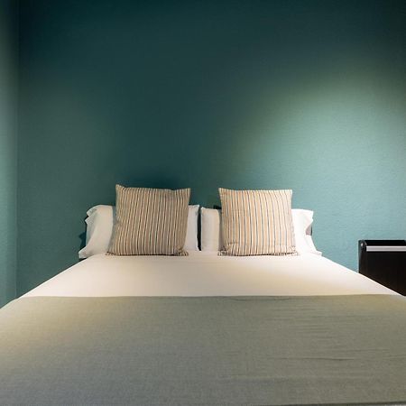 Ideal Hostel Madrid Eksteriør bilde