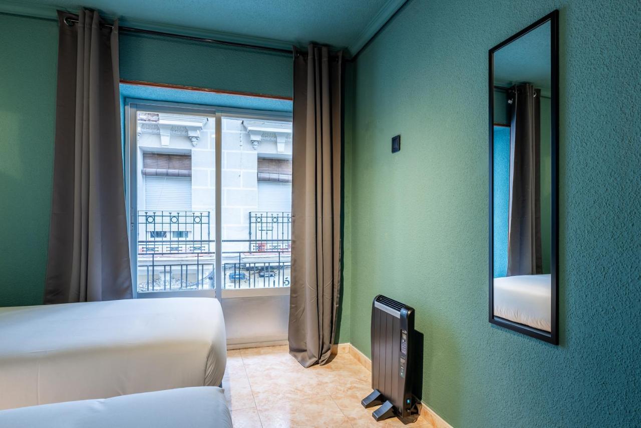 Ideal Hostel Madrid Eksteriør bilde