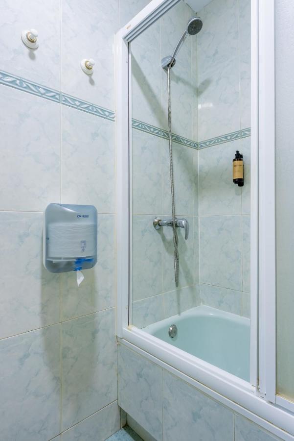Ideal Hostel Madrid Eksteriør bilde